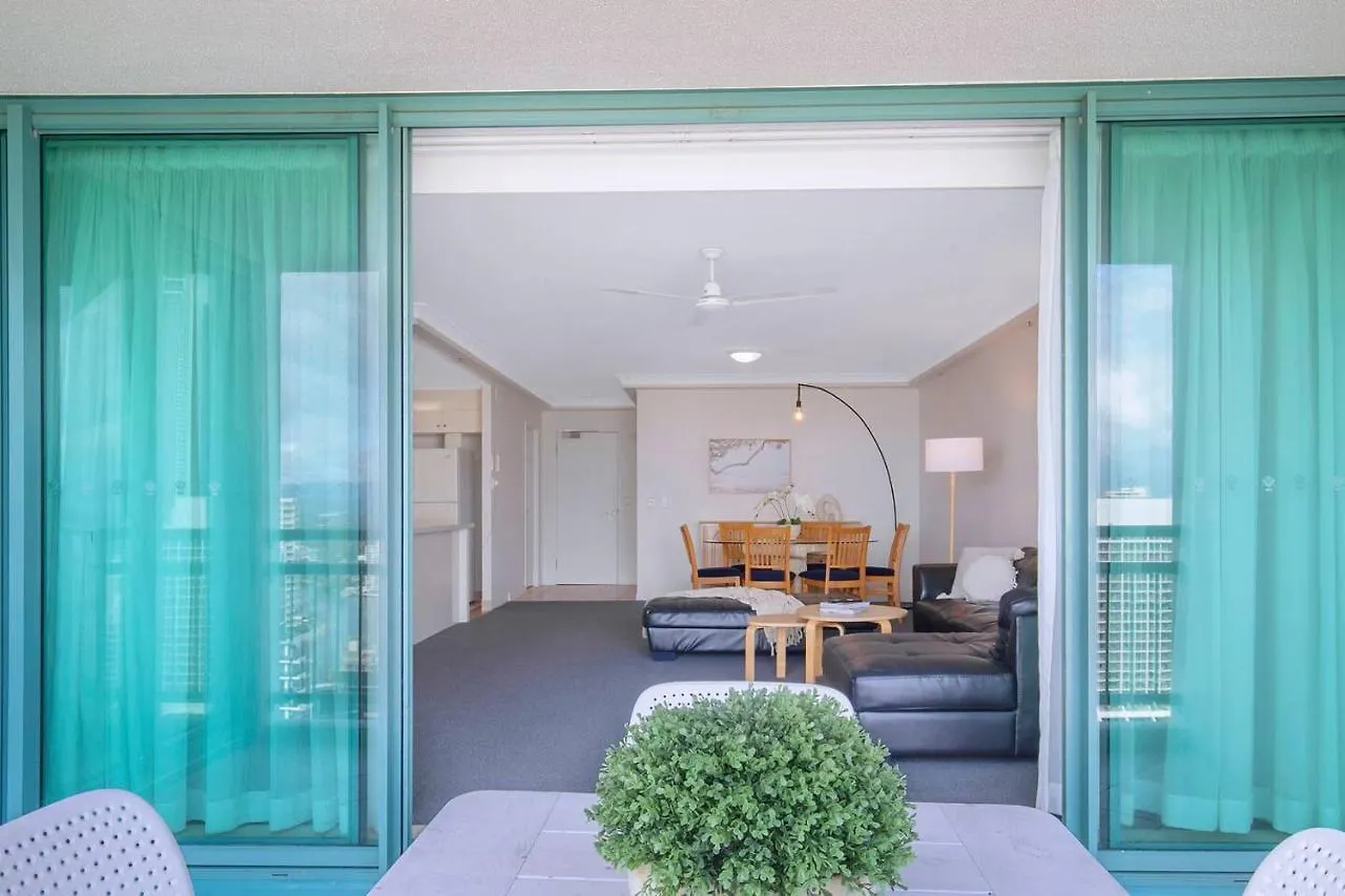 Appartamento City Energy And Poolside Serenity At Surfers Gold Coast